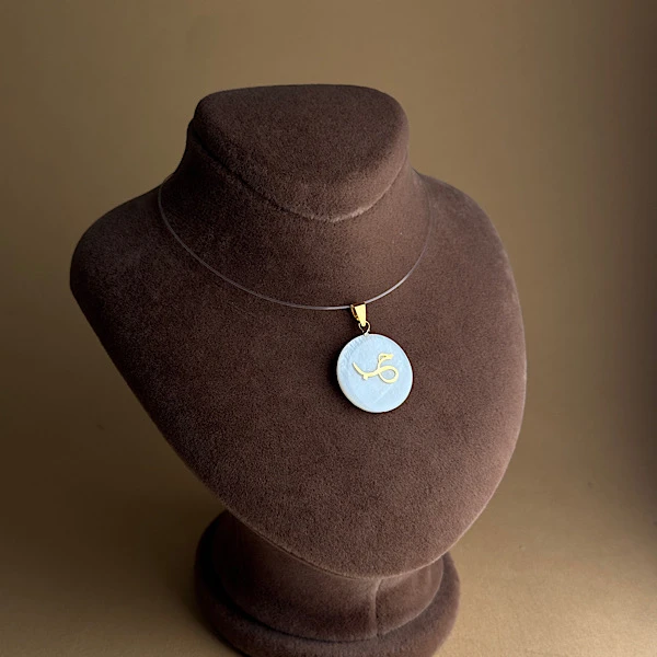 آویز طلا حب  سنگ صدفی ۲cm